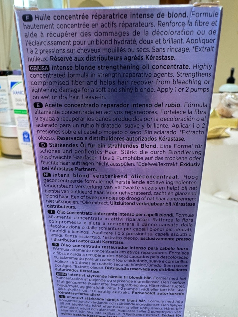 Kerastase Blond Absolu Hair Oil - Shimmery Purple Packaging - Picture 2 of 5
